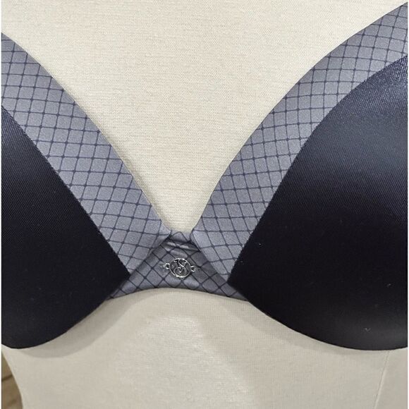 Victoria’s Secret Women’s Push-up Bra in Size 34DD in Gray Color - Picture 7 of 8